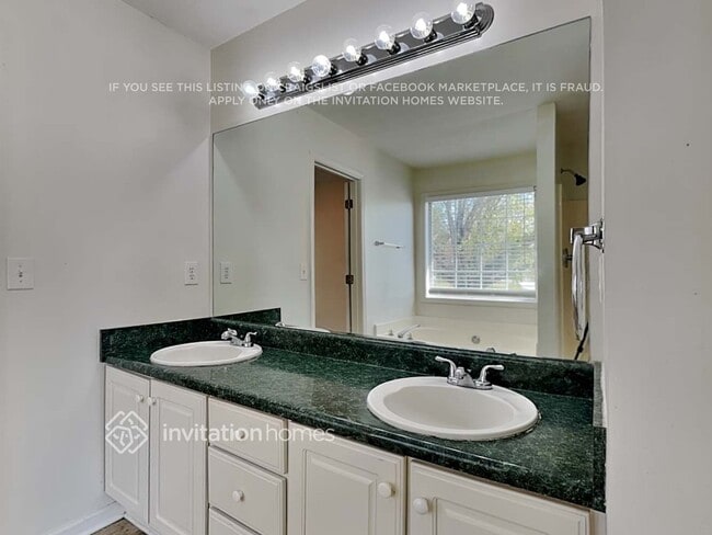 Photo - 1530 Devonshire Way