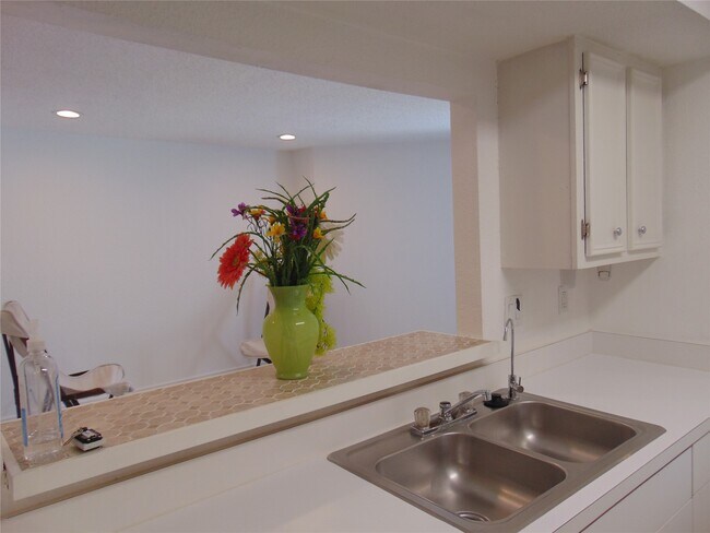 Photo - 3220 69th St Unidad G1