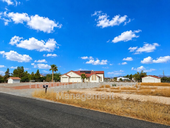 2060 River Plate Dr