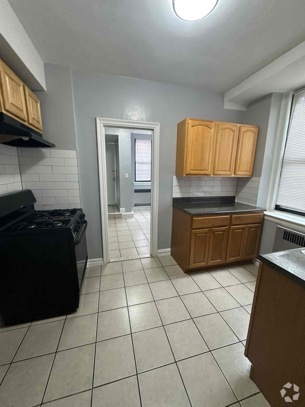 Building Photo - 29 S Munn Ave Rental