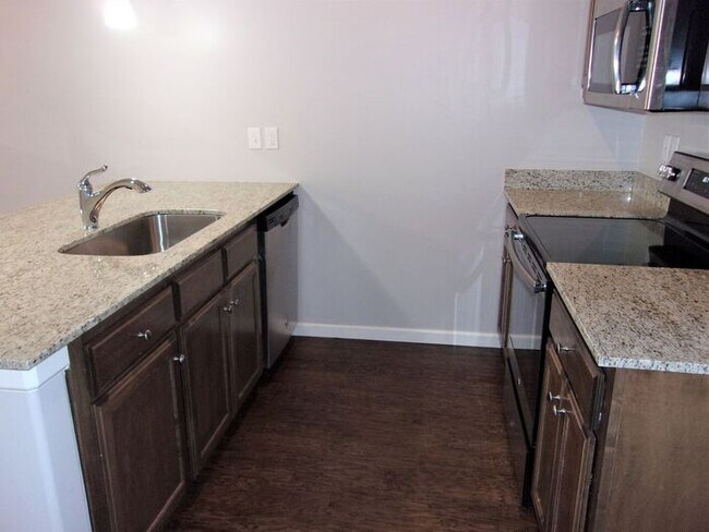 Photo - 2 Bed 1 Bath 1 Car Garage Townhome in Del City