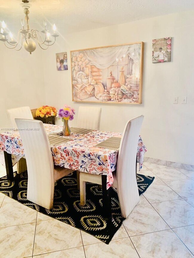 Photo - 2851 Somerset Dr Unit 302