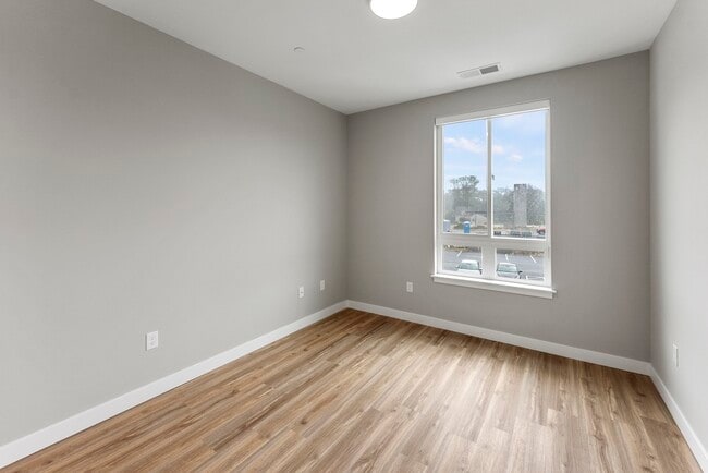 999 Main St Unit 205