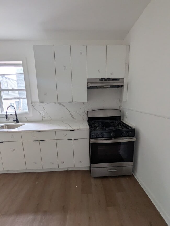 Building Photo - 133 Boyd Ave Unit 1
