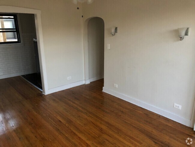 Building Photo - 6364 N Hermitage Ave Unit 6376-1 Rental