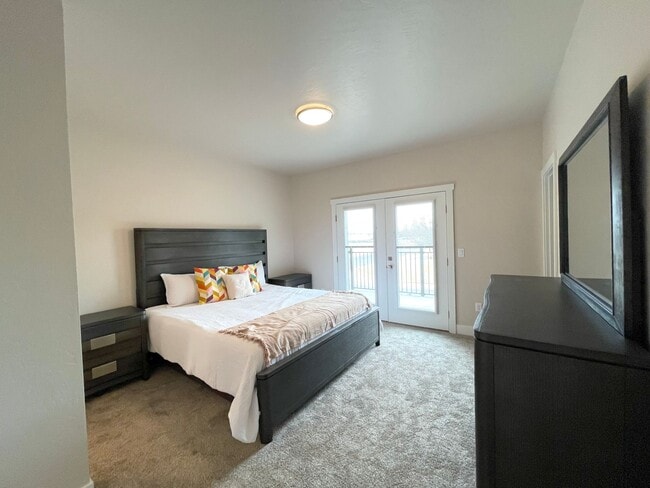 Photo - Beautiful 3br Townhome w 1-car Garage (2024)