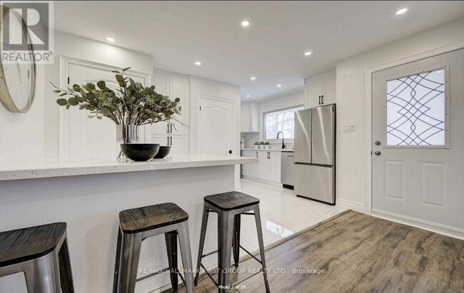 Photo - 167 Harmony Rd N