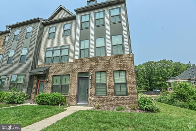Building Photo - Tanyard Shores Glen Burnie Townhouse