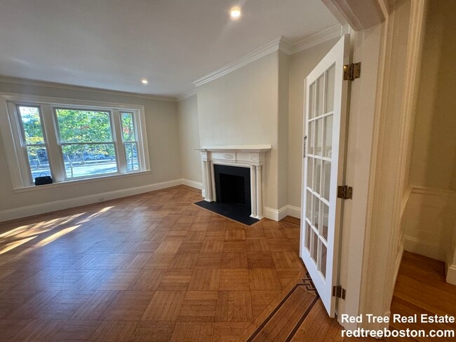 Photo - 1726 Beacon St