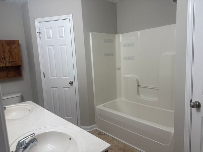 Photo - 3 bedroom 2 bath home in Stewarts Creek area.