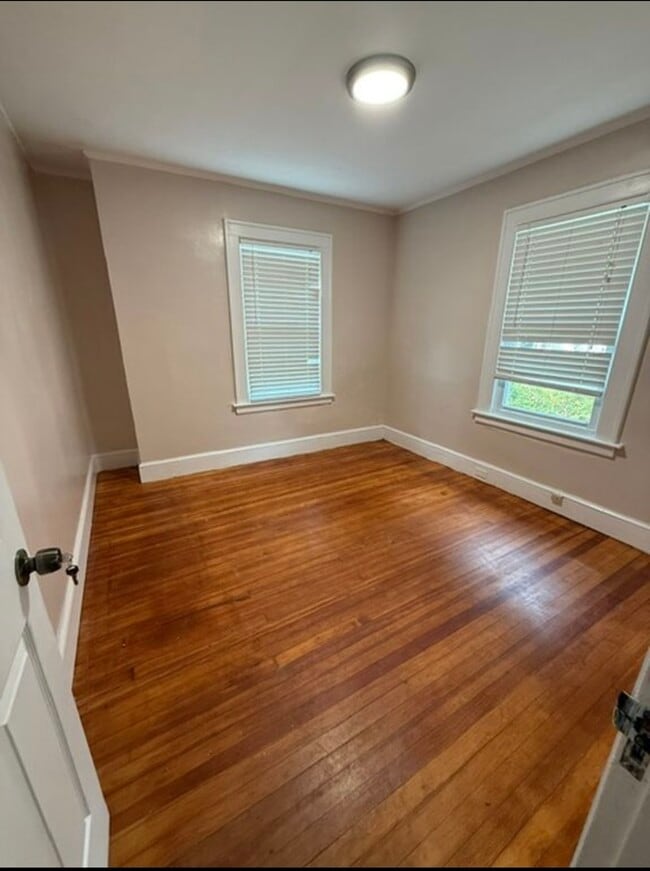 Photo - 593 Plank Rd