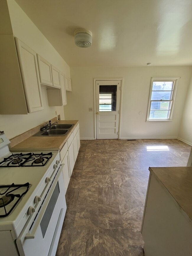 Photo - Pet Freindly Single Family 2 Bedroom