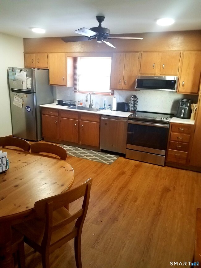 Photo - 72 Maple Tree Ave Unit 2