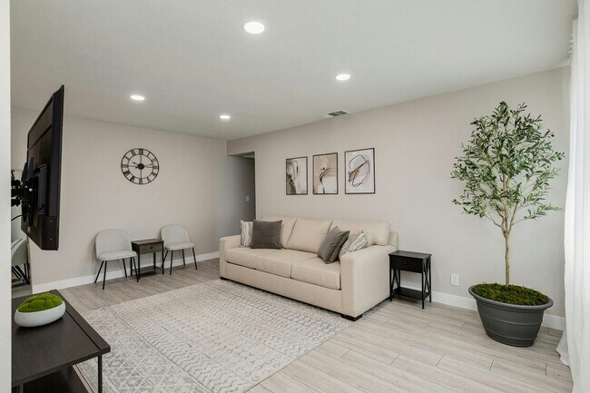 Photo - 3944 Apple Blossom Way