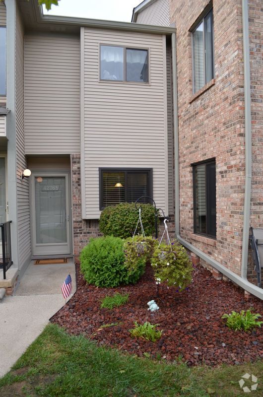 Building Photo - 42765 Lilley Pointe Dr Rental