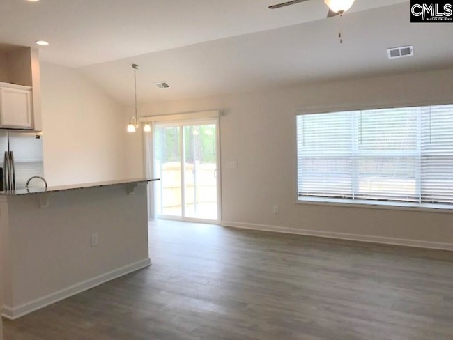 Photo - 349 Oristo Ridge Way