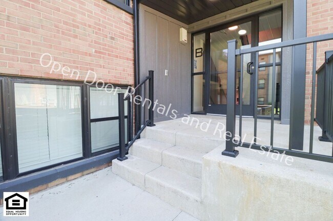 Photo - 1823 Griswold Dr Unit B13