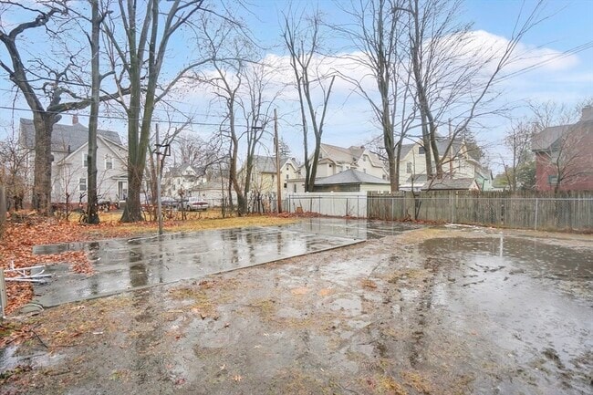 Photo - 16 Amherst St