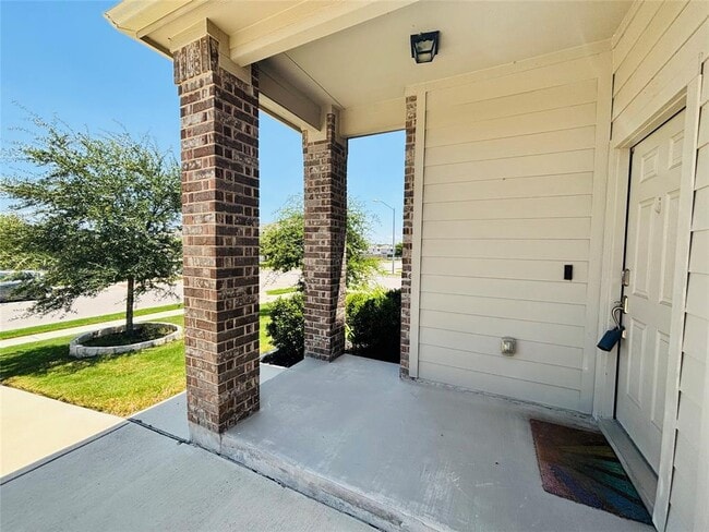 Photo - 21300 Bird Wing Dr