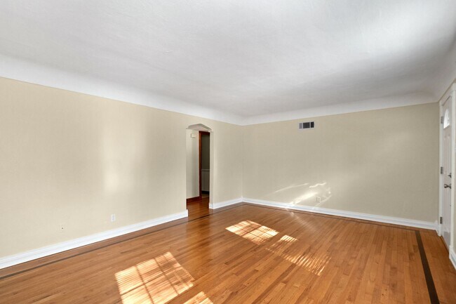 Photo - Webster Wonder w/ Floors Galore!