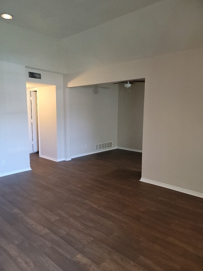 Photo - Duplex in Saginaw 2 bedrooms 1 bath