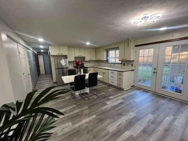 Building Photo - 36 Stevens St Unit 1