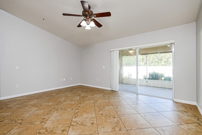 Photo - 1012 Heron Ct