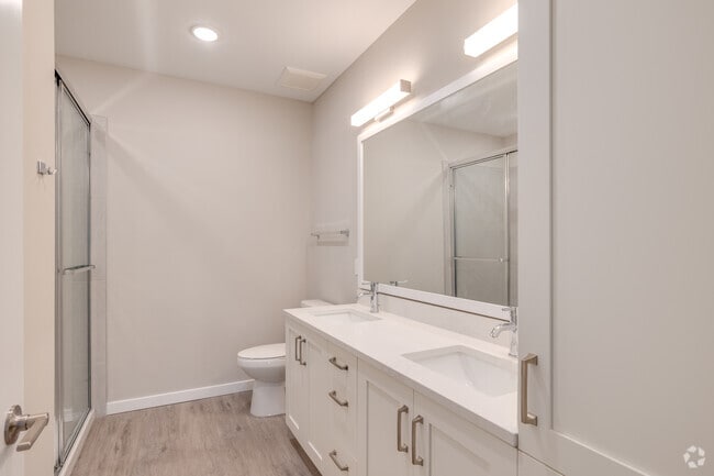 1BR_1BA_765SF - Master Bathroom