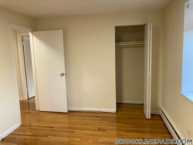 Photo - 222 Babcock St Unit 3B