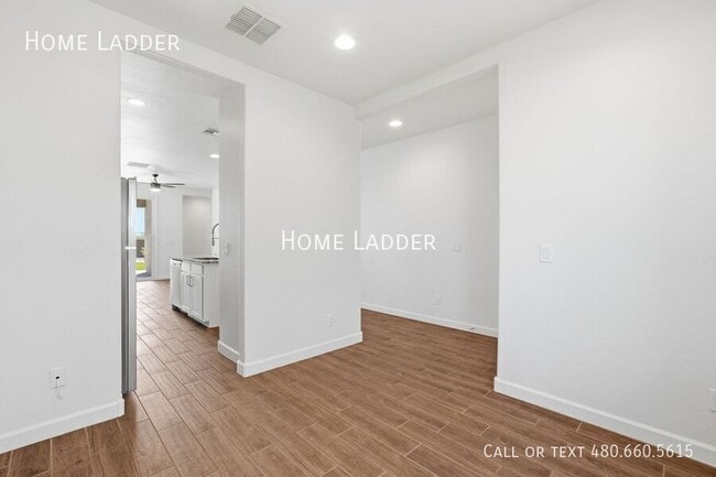 Photo - 2713 N Camden Dr