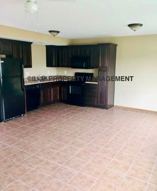 Photo - 409 S Darrowby Dr