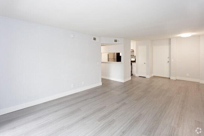 1BR,1BA-LivingRoom
