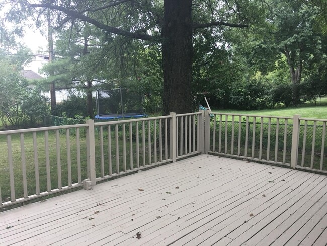 Photo - 669 W Main St