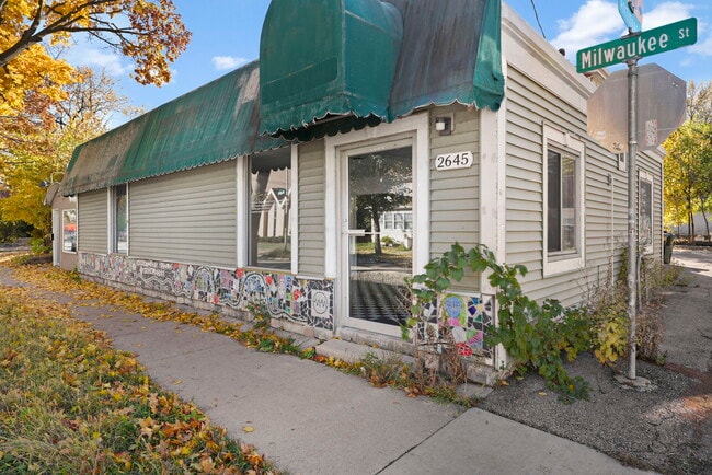 Photo - 2645 Milwaukee St