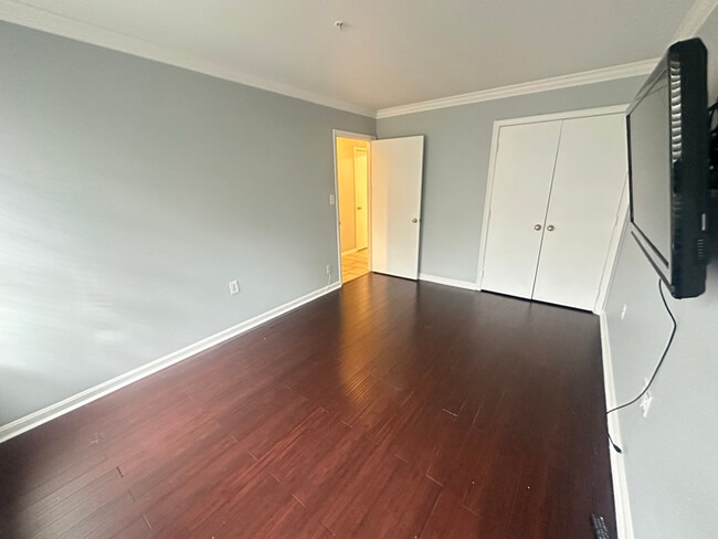 Photo - 814 Hr Dr SE