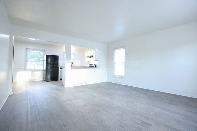 Photo - 5207 N 60th St