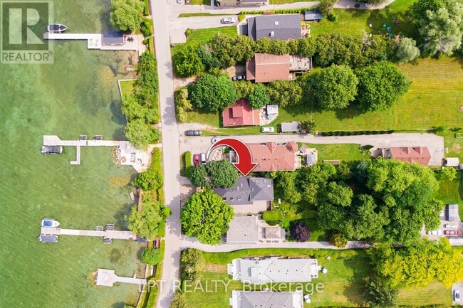Photo - 919 Lake Dr N