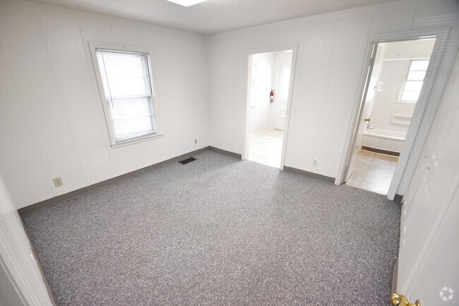 Building Photo - 409 E 7th St Unit 1 Rental