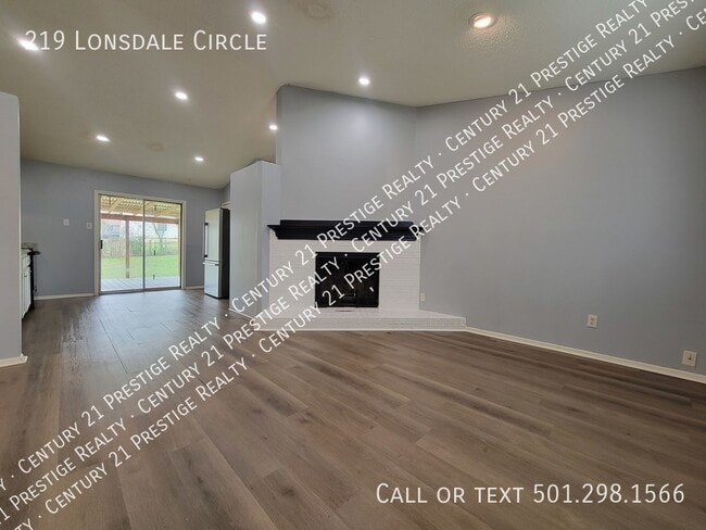Photo - 219 Lonsdale Cir