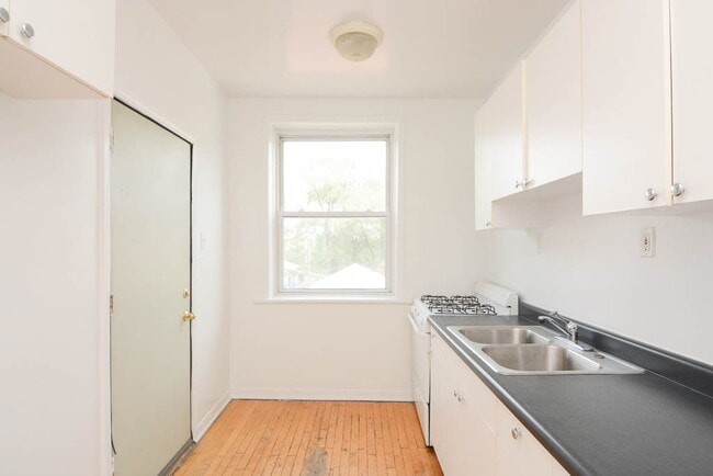 Photo - 3042 W Wellington Ave Unit 3