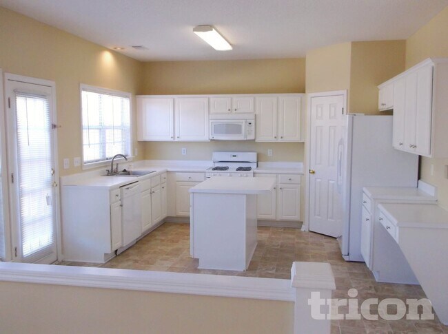 Photo - 3515 Donamire Way NW