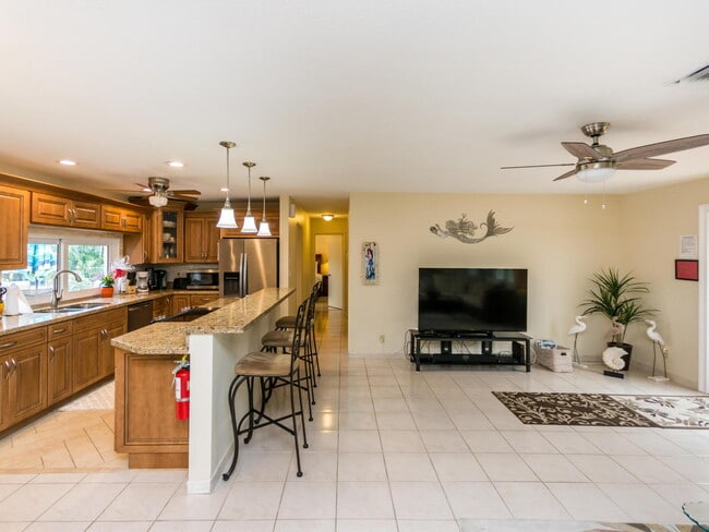 Photo - 4930 NE 27th Ave