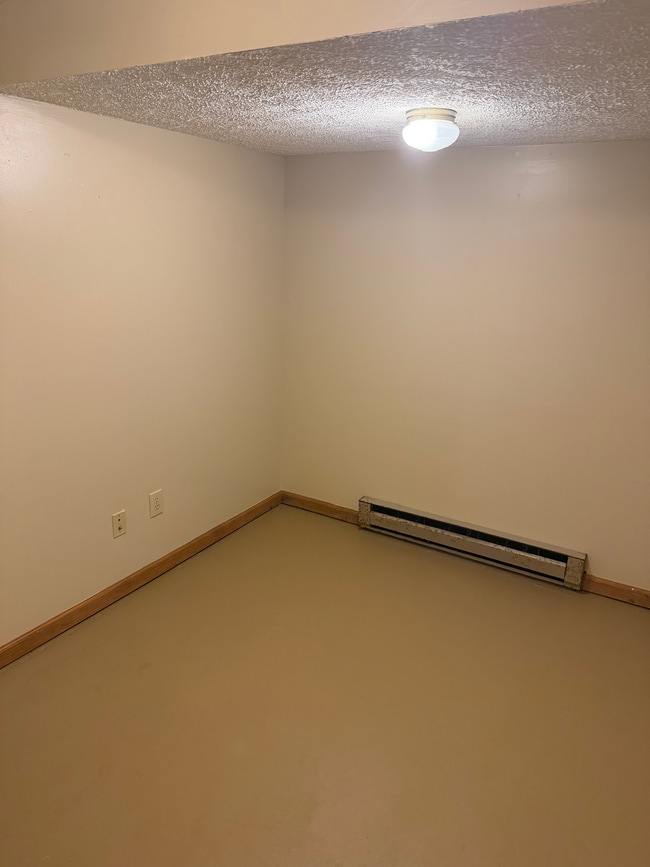 Photo - 421 Oak Grove Rd