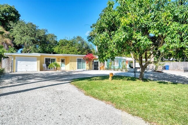 5216 Calle De Costa Rica