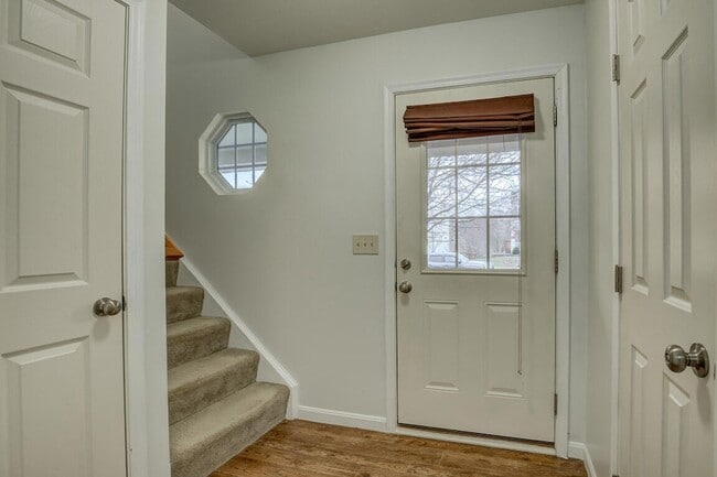 Photo - 10150 Meadow Glen Dr