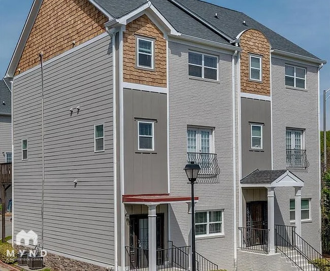 Building Photo - 302 Laurel Ave SW