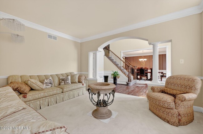 Photo - 153 Sandra Way