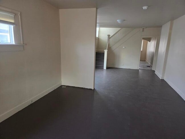 Photo - 927 Dequincy St