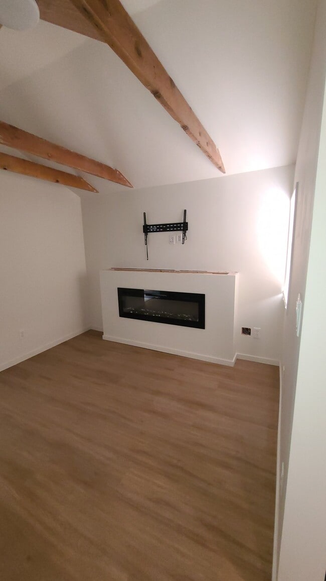 Photo - 343 Stewart St