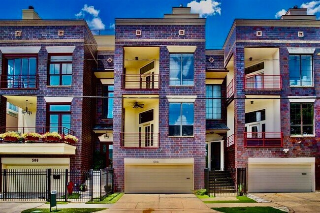 Photo - 504 Anita St Casa